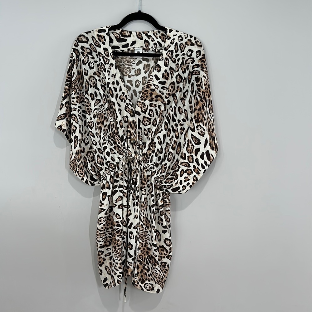 Cheetah button down dress with pockets & drawstring waistband. Size Small